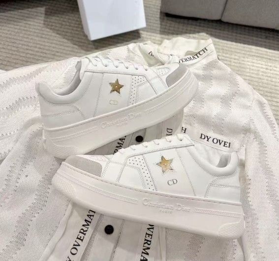 Cowhide leather star pattern round toe lace-up platform low-top sneakers for women white