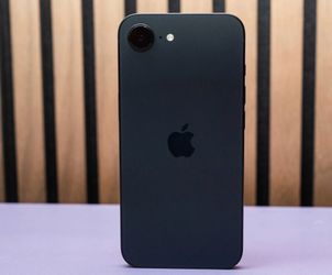 iPhone 16e any carrier