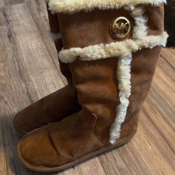 Woman’s Michael Kors Boots Worn Twice Size 8 