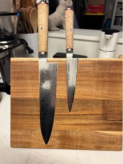 Magnetic knife block