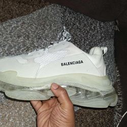 Balenciaga’s Triple s white