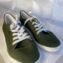 Lacoste Kids / Women Shoes Size 35