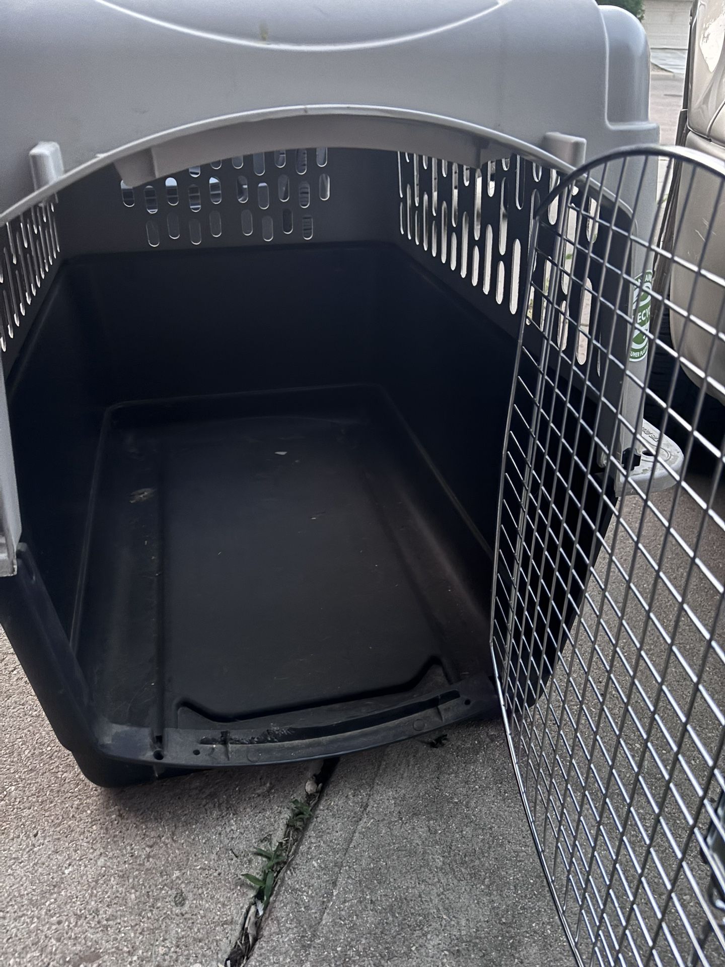 Dog kennel 40”