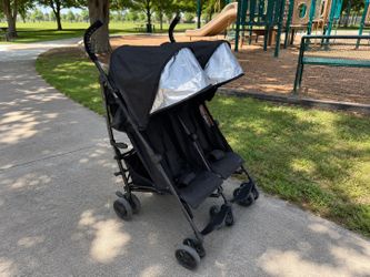 Summer by Ingenuity 3Dlite Double Convenience Stroller! Lightweight, easy to fold. Retails $169.99