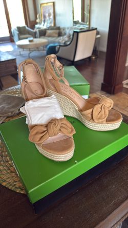 Kate Spade Tianna Size 7B New
