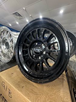 17” Km733 gloss black 6x139