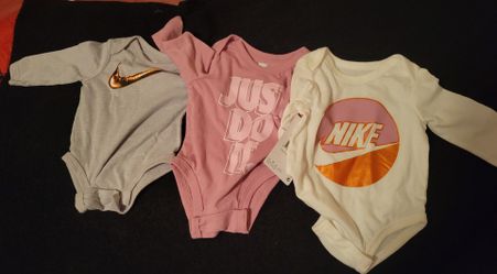 3 piece Nikes girls onesies size 3 months new cash only Grand Prairie Texas