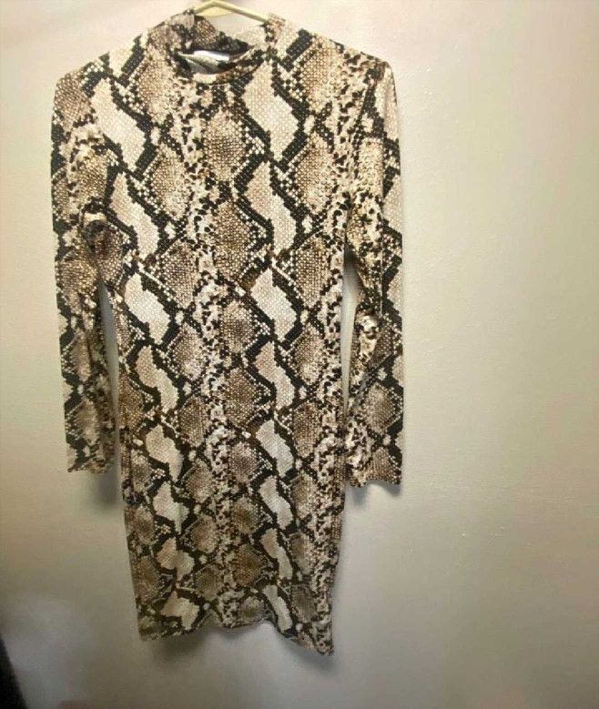 Trendy Clothes – Stay Fashion-Forward with Latest Styles stage too