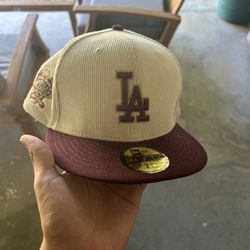 Los Angeles Dodgers Majestic Maroon Corduroy SIZE 7 3/4