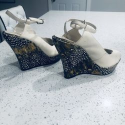 SIZE 5  Or 5 1/2 SHOES