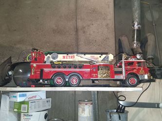 Metro Fire Department Snorkel Toy Fire Truck