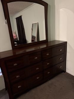 Bedroom set