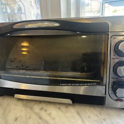 $10 Hamilton Beach toaster oven, needs cleaning, works great