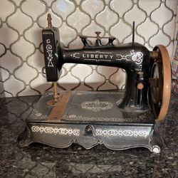 Antique liberty De Luxe  Sewing machine