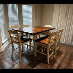 Dining Table w/ 6 dining chairs