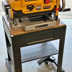 Dewalt DW735 Thickness Planer 