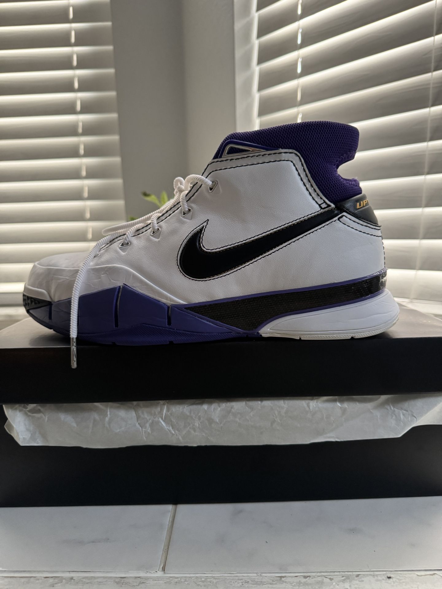 Nike Zoom Kobe 1 Protro '81 Points'