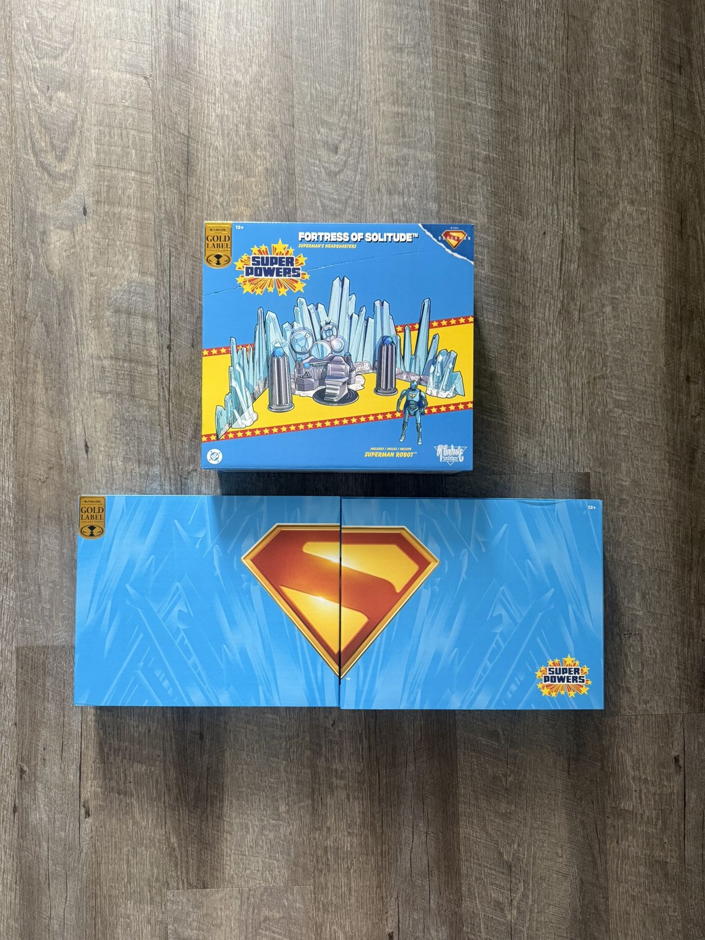 In Hand, Brand New, Never Opened - McFarlane - DC Super Powers - Superman Movie - 5-Pack Bundle & Fortress of Solitude Headquarters - Gold Edition