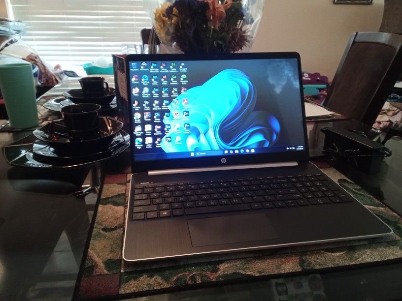 Awesome Studio, Photo/Video Editing Laptop