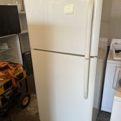 Frigidaire Refrigerator 
