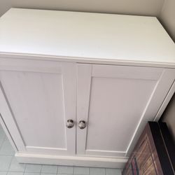White cabinet