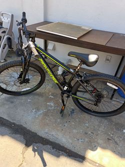 Mongoose excursion 24" bike