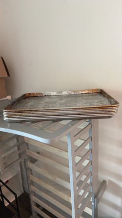 7 Full-size baking trays