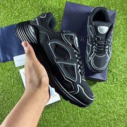Dior b30 Black size 7/40 EU