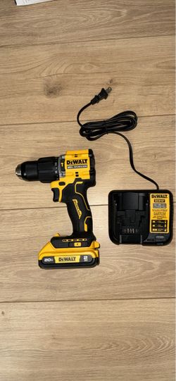 DeWalt ATOMIC 1/2" Hammer Drill with 2AH Battery & Charger NEW