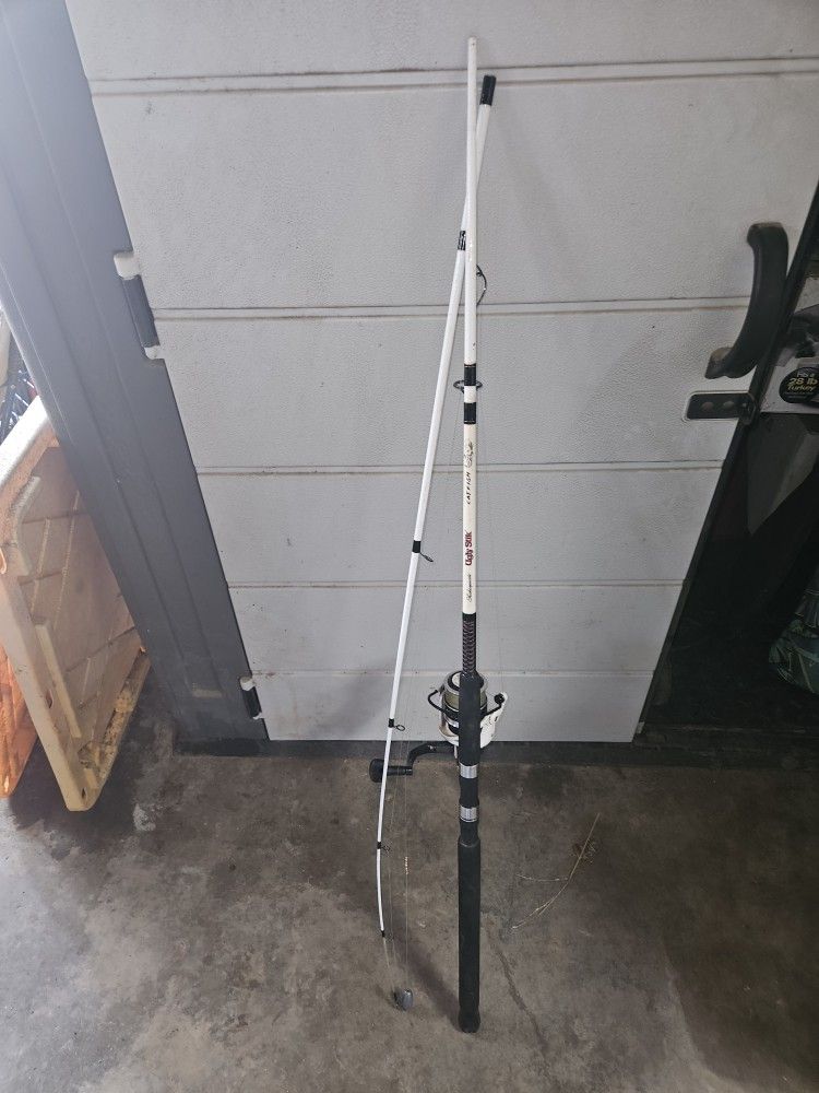 8ft Uglystik Spinning Rod