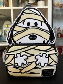 Loungefly , Peanuts Snoopy Mummy , Glow in the Dark , Mini Backpack