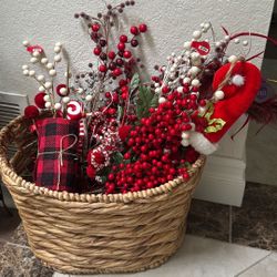 40 Christmas Floral Picks Crafts Wreath Red - New And Used
