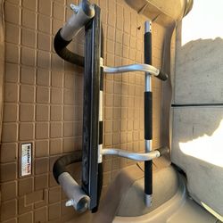 Pull up bar for room.