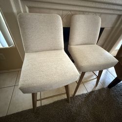 2 Wood Counter Height Bar Stools Light Brown 