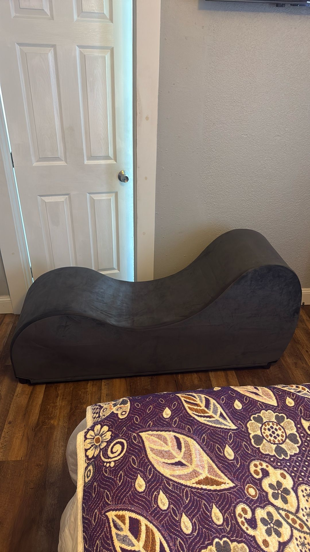 Yoga Chaises Chair