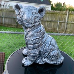 Tiger, Cub Statue