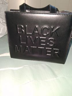 BLACK LIVES MATTER, black.