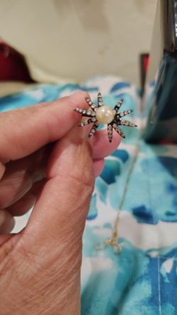 Beautiful Sterling Silver,real perl ring,one perl is missing