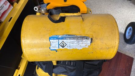 Portable air tank