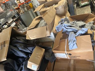 Lot of clothing. Over 500pcs
