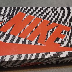 Men's Size 13 Nike Blazer Shoes Low Tops Maroon Yellow