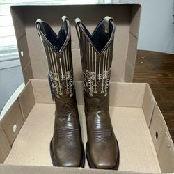 Beautiful Leather Ladies Western Boots New Size 6