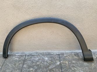 12-16 Honda CR-V  flare molding Front Left Wheel Arch Molding (OEM)