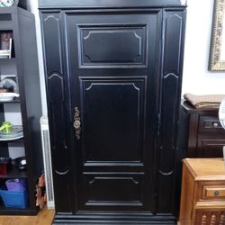 Solid Wood Wine Cabinet