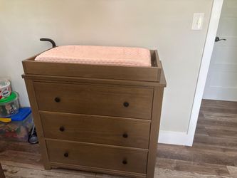 New crib and dresser set