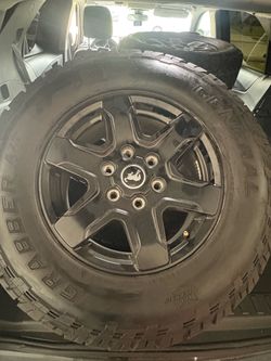 5 Ford Bronco 17inch stock wheels