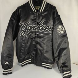 Size Medium vintage black Majestic Athletic New York Yankees satin snap-front dugout/bomber jacket