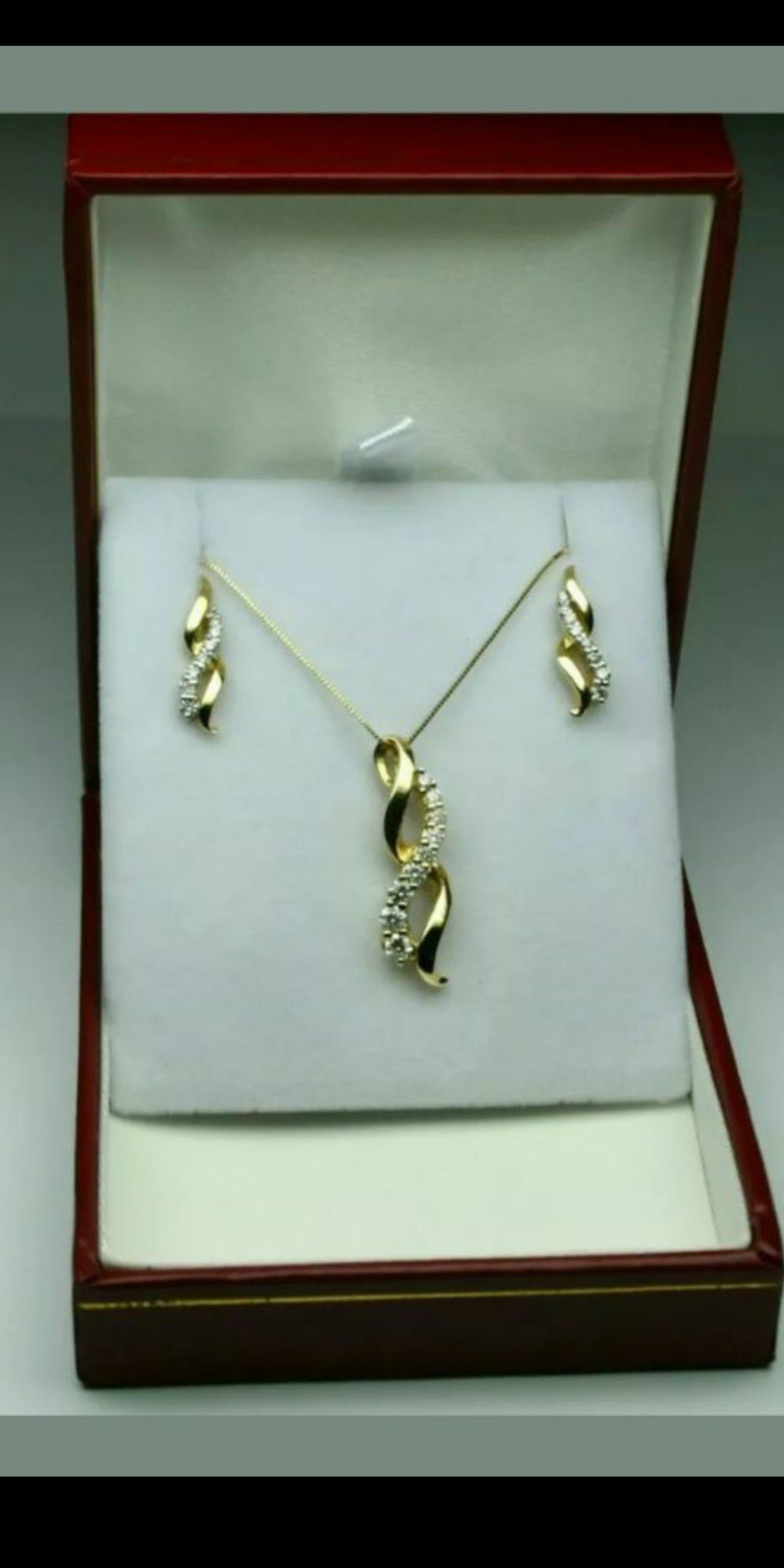 3/4cttw diamond journey necklace&earrings set 14kt yellow gold