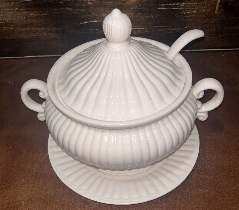 Vintage Large Soup Tureen With Lidil