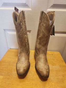 Woman Boots.
